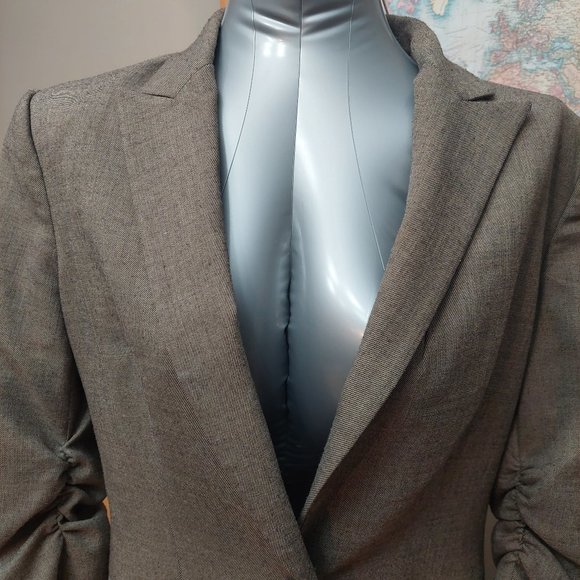 Calvin Klein Single Breasted Blazer faux pockets, single button, rouch sleeves - Picture 2 of 13